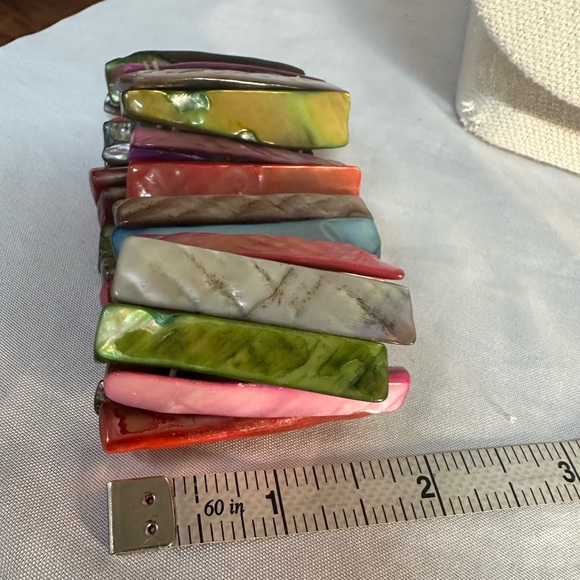 Multi colored stretch shell bracelet - Picture 5 of 5